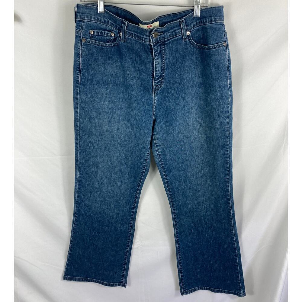 Levis 512 perfectly Slimming Bootcut Jean Size 16